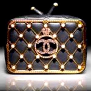 👛 SOLD! Authentic CHANEL Pearls Moscow Leo Black Leather Clutch Bag Gold Chain